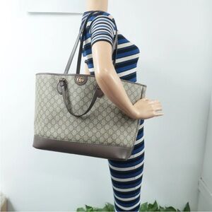 Gucci Beige and Brown Signature Tote